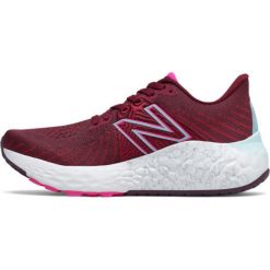 Buty damskie New Balance fresh foam x vongo v5. Czerwone obuwie do biegania damskie New Balance. W wyprzedaży za 670.55 zł.