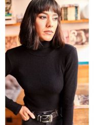 Olalook Sweter w kolorze czarnym rozmiar: onesize. Czarne golfy damskie Olalook, bez wzorów, z bawełny, bez ramiączek. Za 43.37 zł.