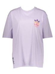 Adidas Koszulka "TEE" w kolorze lawendowym rozmiar: 36. Różowe bluzki damskie Adidas, bez wzorów, z bawełny, bez kołnierzyka, bez ramiączek. Za 114.17 zł.