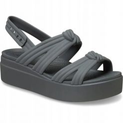 Sandały Dla Dorosłych Crocs Brooklyn Knot Low Wedge Sandal. Brązowe sandały damskie Crocs, bez wzorów, z materiału, bez obcasa, na koturnie. Za 289.99 zł.