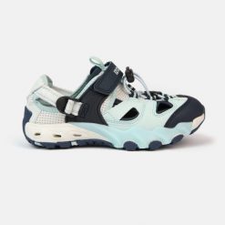 Sandały Frosty K V4 wodoodporne, regulowane, z antypoślizgową podeszwą. Niebieskie sandały damskie IZAS, bez zapięcia. W wyprzedaży za 252.13 zł.