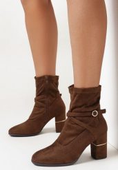 Brązowe Botki na Słupku Sakiliba. Brązowe botki damskie Born2be, z okrągłym noskiem, za kostkę, bez obcasa, na obcasie, bez zapięcia. Za 74.99 zł.