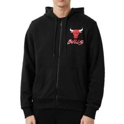 Męska kurtka sportowa New Era Chicago Bulls Czarny. Czarne kurtki treningowe męskie New Era, m, bez wzorów. Za 286.95 zł.
