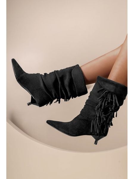 C'M Botki w kolorze czarnym rozmiar: 41. Czarne botki damskie C'M, eleganckie, bez obcasa, na szpilce, bez zapięcia. Za 152.99 zł.