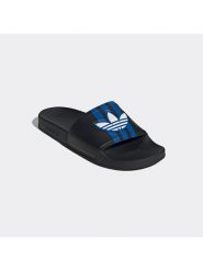 Adidas Klapki "Adilette" w kolorze czarnym rozmiar: 40,5. Czarne klapki damskie Adidas, bez wzorów, bez obcasa. Za 114.44 zł.