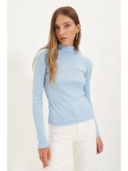 Trendyol Koszulka w kolorze błękitnym rozmiar: XL. Niebieskie bluzki damskie Trendyol, xl, bez wzorów, z bawełny, bez kołnierzyka, bez ramiączek. Za 43.78 zł.