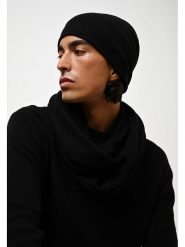 AUTHENTIC CASHMERE Kaszmirowa czapka "Pinier" w kolorze czarnym rozmiar: onesize. Czarne czapki zimowe damskie AUTHENTIC CASHMERE, z kaszmiru. Za 121.99 zł.