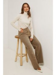 Soft Cashmere Golf w kolorze beżowym rozmiar: 38/40. Brązowe golfy damskie Soft Cashmere, bez wzorów, z kaszmiru, bez ramiączek. Za 126.15 zł.