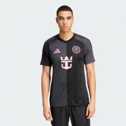 Koszulka Inter Miami CF 25/26 Away. Czarne t-shirty sportowe męskie Adidas, xs, z materiału, bez ramiączek, do piłki nożnej. Za 449.00 zł.