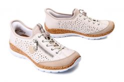 Rieker N42V3-60 beige, półbuty damskie. Brązowe półbuty damskie Rieker, bez wzorów, bez obcasa. Za 369.90 zł.