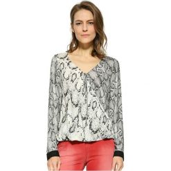 Desigual Bluzka damska bluse Mix Wąż 17WWBW50 2000 (rozmiar S). Bluzki damskie Desigual, s, bez wzorów, bez kołnierzyka, bez ramiączek. W wyprzedaży za 183.00 zł.