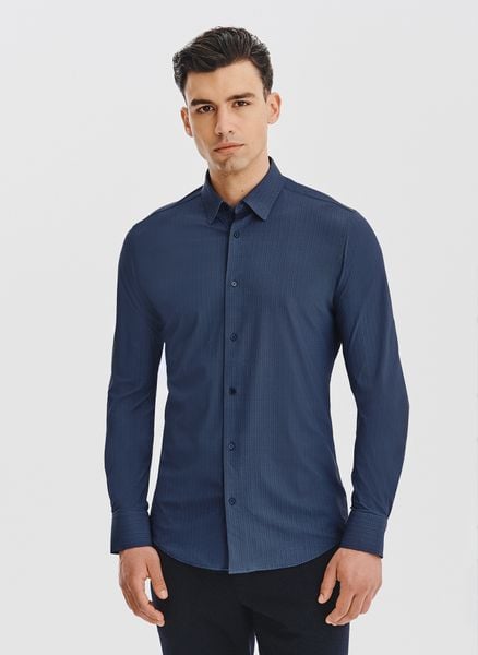 PAKO LORENTE – Granatowa dzianinowa koszula w jodełkę. Koszule męskie Pako Lorente, xxl, bez wzorów, z dzianiny, bez kołnierzyka, bez ramiączek. Za 299.99 zł.