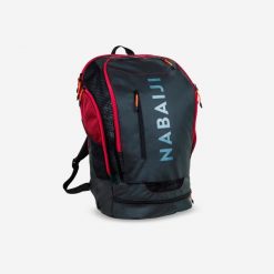 Plecak pływacki Nabaiji 900 40 l. Czarne plecaki męskie Decathlon, bez wzorów, z materiału. Za 149.99 zł.