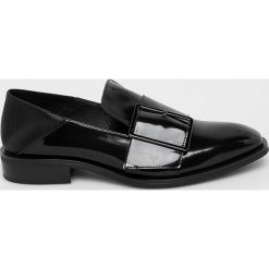 Gino Rossi - Mokasyny. Czarne mokasyny damskie Gino Rossi, z gumy. W wyprzedaży za 299.90 zł.
