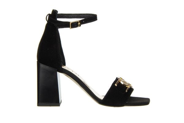 Sandały Bayla-159 4002 003-P Czarny Welur 159043, Skóra naturalna - 39. Czarne sandały damskie Bayla, bez wzorów, ze skóry, bez obcasa, na obcasie. W wyprzedaży za 199.00 zł.