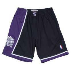 Swingman krótki Sacramento Kings. Fioletowe szorty męskie Mitchell & Ness, bez wzorów, sportowe. Za 389.00 zł.