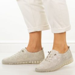 Złote skórzane półbuty damskie Filippo Dp7810/26. Żółte półbuty damskie Filippo, bez wzorów, z jeansu, casualowe, z okrągłym noskiem, bez obcasa, na płaskiej podeszwie. Za 219.00 zł.