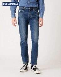 WRANGLER SPODNIE MĘSKIE GREENSBORO DIRTY GREEN W15Q59307 112126835. Zielone spodnie materiałowe męskie Wrangler, bez wzorów, z jeansu. Za 239.99 zł.