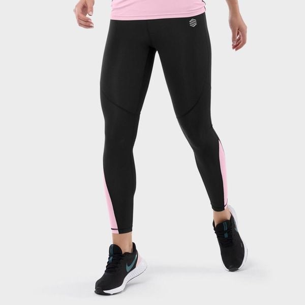 Kobieta Fitness Legginsy sportowe ze średnim stanem Air Pro SIROKO Czarny. Czarne legginsy sportowe damskie SIROKO, xs, bez wzorów, na fitness i siłownię. Za 122.95 zł.