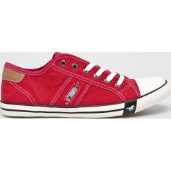 Mustang - Tenisówki 4058305. Czerwone trampki i tenisówki męskie Mustang, bez wzorów, z gumy, bez zapięcia. W wyprzedaży za 149.90 zł.