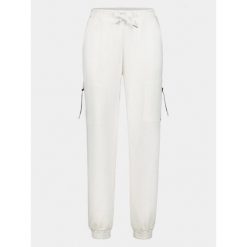 Joggery damskie Luhta Anjala. Białe spodnie dresowe damskie Luhta, s, bez wzorów, z dresówki. Za 399.00 zł.