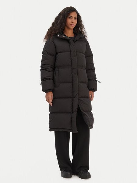 Lacoste Kurtka zimowa BF2614 Czarny Regular Fit. Czarne kurtki damskie Lacoste, na zimę, bez wzorów, z syntetyku, bez kaptura. Za 1,639.00 zł.