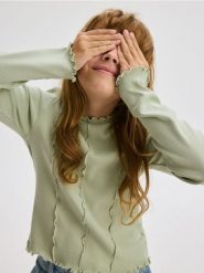 Koszulka z przeszyciami - jasnozielony. Zielone koszulki dziewczęce Reserved, bez wzorów, z bawełny, bez ramiączek. W wyprzedaży za 29.99 zł.