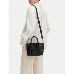 Torebka Beverly Hills Polo Club. Czarne torebki klasyczne damskie Beverly Hills Polo Club, bez wzorów, bez dodatków. Za 249.99 zł.