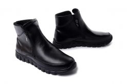 SOLO 029T czarny, botki damskie. Czarne botki damskie Solo, na zimę, bez obcasa, bez zapięcia. Za 309.90 zł.