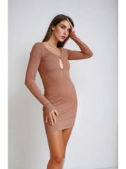 Monki Sukienka w kolorze jasnobrązowym rozmiar: XXS. Brązowe sukienki damskie Monki, xxs, bez wzorów, bez kołnierzyka, bez ramiączek, mini. Za 39.99 zł.