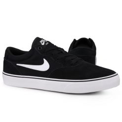 Buty męskie trampki sportowe Nike SB CHRON 2. Białe trampki i tenisówki męskie Nike, bez wzorów, bez zapięcia. W wyprzedaży za 289.00 zł.