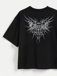 T-shirt boxy z nadrukiem - czarny. Czarne t-shirty męskie Reserved, l, bez wzorów, z bawełny, bez kołnierzyka. Za 79.99 zł.