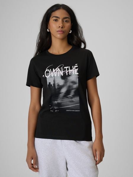 4F T-shirt regular z nadrukiem damski - czarny S. Czarne t-shirty damskie 4f, s, bez wzorów, z bawełny, bez kołnierzyka. Za 69.99 zł.