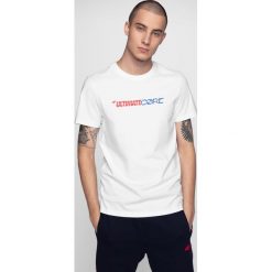 T-shirt męski TSM228 - biały. Białe t-shirty męskie 4f, m, bez wzorów, bez kołnierzyka. W wyprzedaży za 24.99 zł.