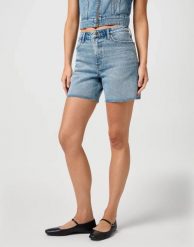 DAMSKIE SPODENKI WRANGLER COWBOY SHORT 5 INCH DALLAS 112362703. Szorty damskie Wrangler, bez wzorów. Za 189.99 zł.