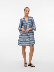 Vero Moda Sukienka w kolorze niebiesko-białym rozmiar: XL. Białe sukienki damskie Vero Moda, xl, bez wzorów, z bawełny, bez kołnierzyka, bez ramiączek, mini. Za 153.34 zł.