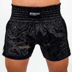 Knockout wicekrese. Czarne szorty męskie KNOCKOUT, bez wzorów, sportowe. Za 151.79 zł.