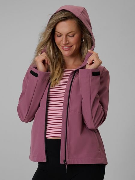 4F Kurtka softshell wiatroodporna membrana 5000 damska - różowa S. Czerwone kurtki damskie 4f, l, bez wzorów, z softshellu, bez kaptura. Za 299.99 zł.