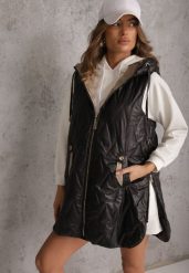 Czarna Długa Pikowana Kamizelka z Kapturem i Ozdobną Naszywką Mentape. Czarne kamizelki damskie Renee, l, długie. Za 139.99 zł.