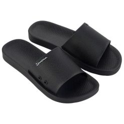 Klapki damskie obuwie plażowe Ipanema Classic Slide Fem. Czarne klapki damskie Ipanema, bez wzorów, bez obcasa. Za 74.25 zł.