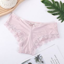 Figi damskie koronkowe z ozdobnymi paseczkami Anfisa. Brązowe figi damskie Intica, s, bez wzorów, z koronki. W wyprzedaży za 59.00 zł.