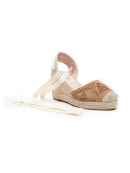 Foreverfolie Sandały w kolorze jasnobrązowym na koturnie rozmiar: 40. Brązowe sandały damskie Foreverfolie, bez wzorów, bez obcasa, na koturnie. Za 56.66 zł.