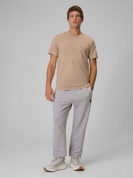 4F T-shirt regular z nadrukiem męski - beżowy S. Brązowe t-shirty męskie 4f, m, bez wzorów, z bawełny, bez kołnierzyka. Za 69.99 zł.
