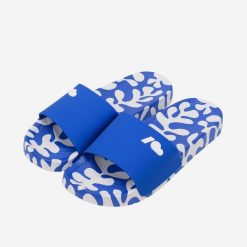 Klapki Kubota Basenowe Basic Print Niebieskie. Niebieskie klapki damskie Kubota, bez wzorów, z dresówki, bez obcasa. Za 79.99 zł.