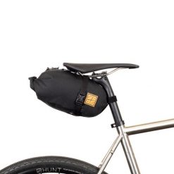 Torba rowerowa Saddle Pack RESTRAP. Czarne torebki klasyczne damskie RESTRAP, bez wzorów, z materiału, bez dodatków. Za 329.70 zł.