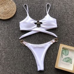 Bikini plażowe z ozdobnymi kółkami SueElle. Bikini damskie Intica, bez wzorów. Za 149.00 zł.