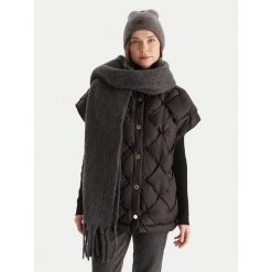 Szalik Calvin Klein. Szare szaliki i kominy damskie CALVIN KLEIN, bez wzorów. Za 429.99 zł.