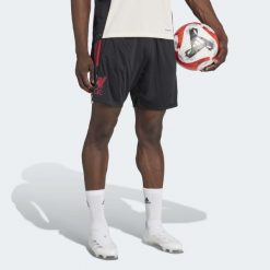 Szorty Liverpool FC Tiro 25 Competition Training. Czarne szorty męskie Adidas, bez wzorów, sportowe. Za 267.96 zł.