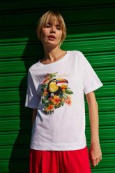 Bawełniany t-shirt z nadrukiem biały. Białe t-shirty damskie MOODO, l, bez wzorów, z bawełny, bez kołnierzyka. Za 44.99 zł.