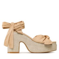 Sandały DeeZee. Brązowe sandały damskie DeeZee, bez wzorów, bez obcasa, na słupku. Za 179.99 zł.